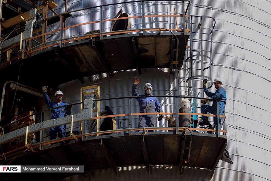 سخت‌کوشان عرصه تولید و صنعت