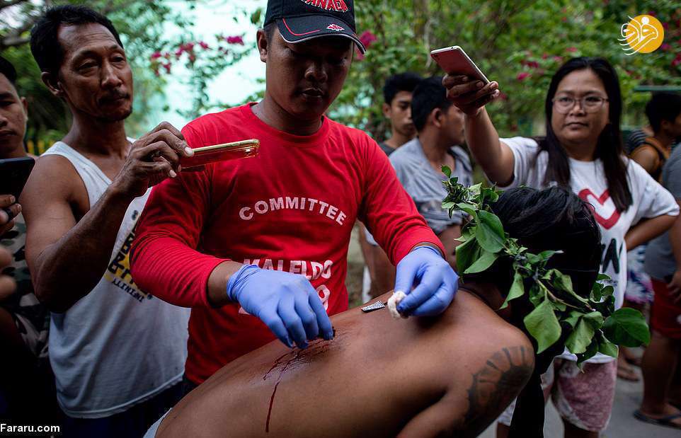 مراسم زنجیرزنی خونین مسیحیان 