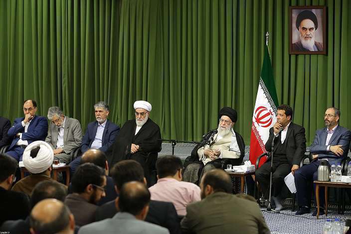 رهبر معظم انقلاب در دیدار با شاعران