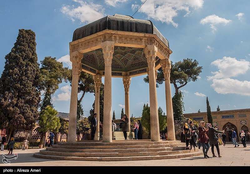 آرامگاه حافظ 