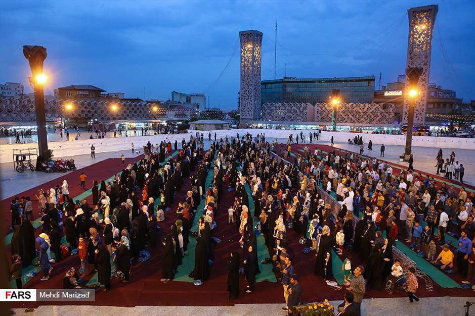 مراسم تلاوت قرآن و افطاری میدان امام حسین(ع)