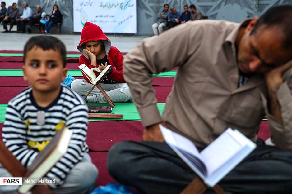 مراسم تلاوت قرآن و افطاری میدان امام حسین(ع)