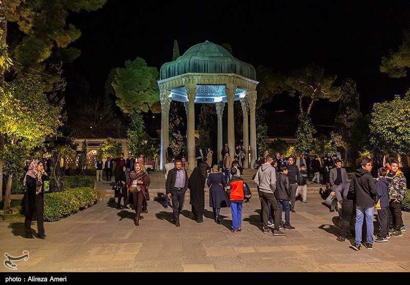 آرامگاه حافظ 