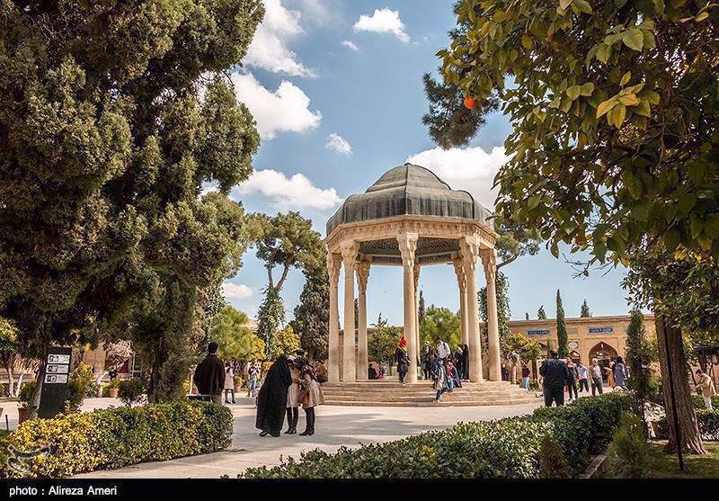 آرامگاه حافظ 