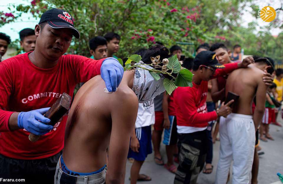 مراسم زنجیرزنی خونین مسیحیان 