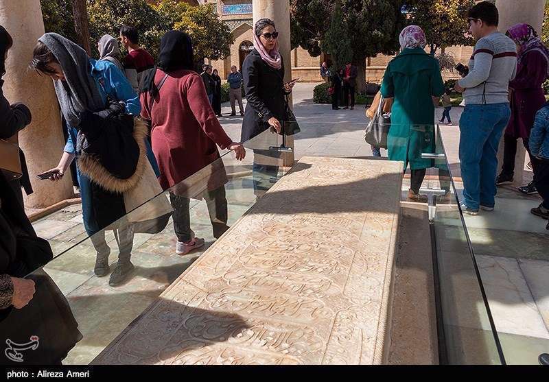 آرامگاه حافظ 