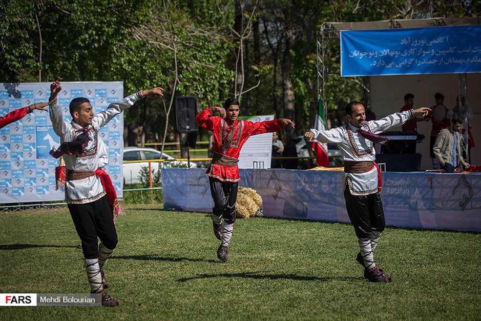 حراج اسب به نفع سیل زدگان