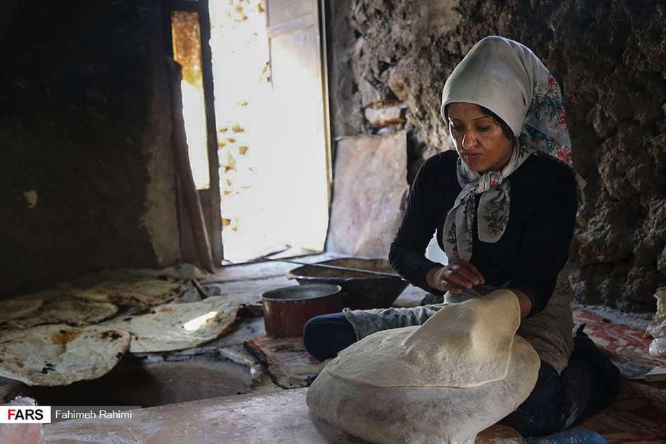 بوی نان محلی در محله « مارچون »