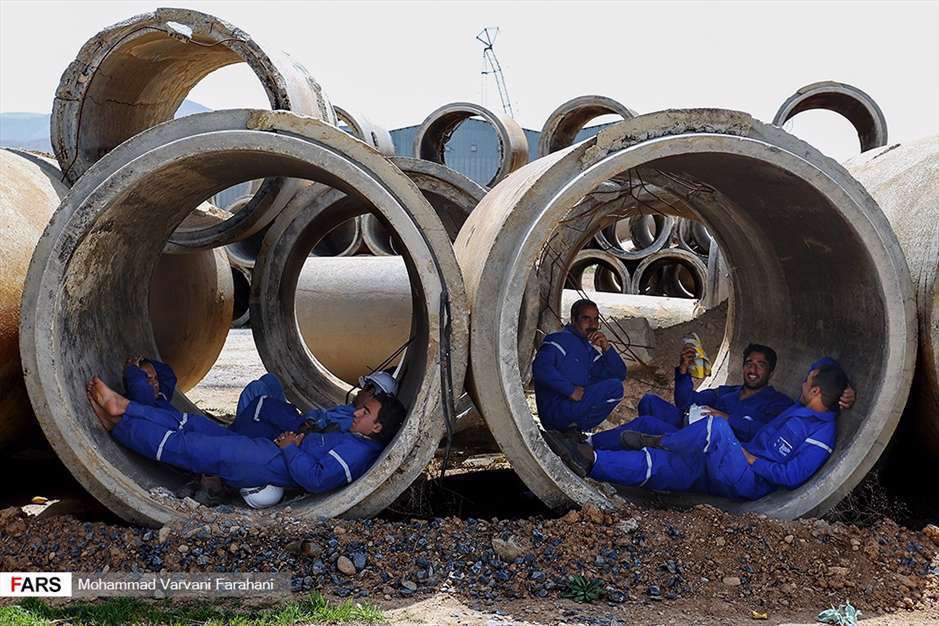 سخت‌کوشان عرصه تولید و صنعت