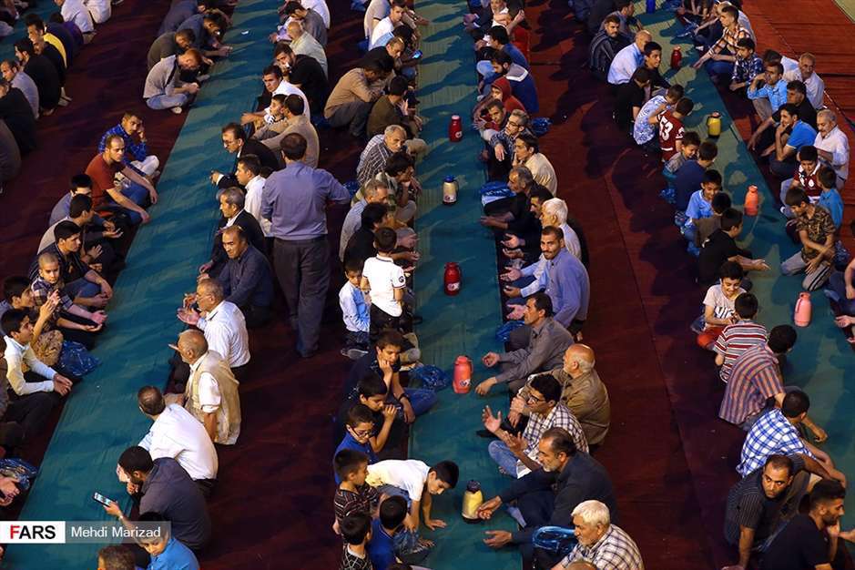 مراسم تلاوت قرآن و افطاری میدان امام حسین(ع)