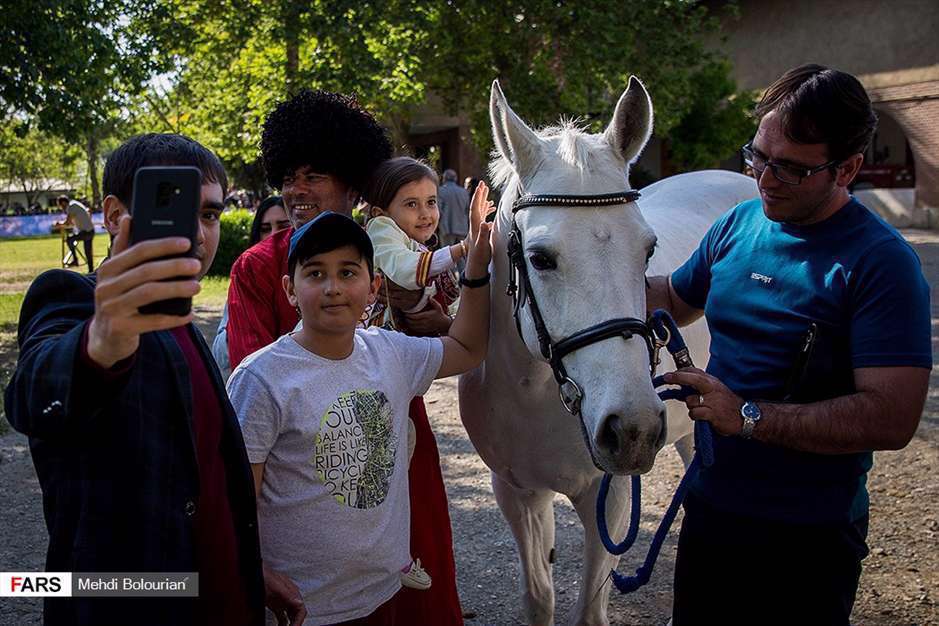 حراج اسب به نفع سیل زدگان