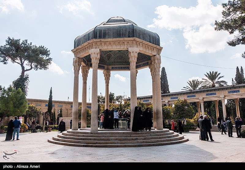 آرامگاه حافظ 