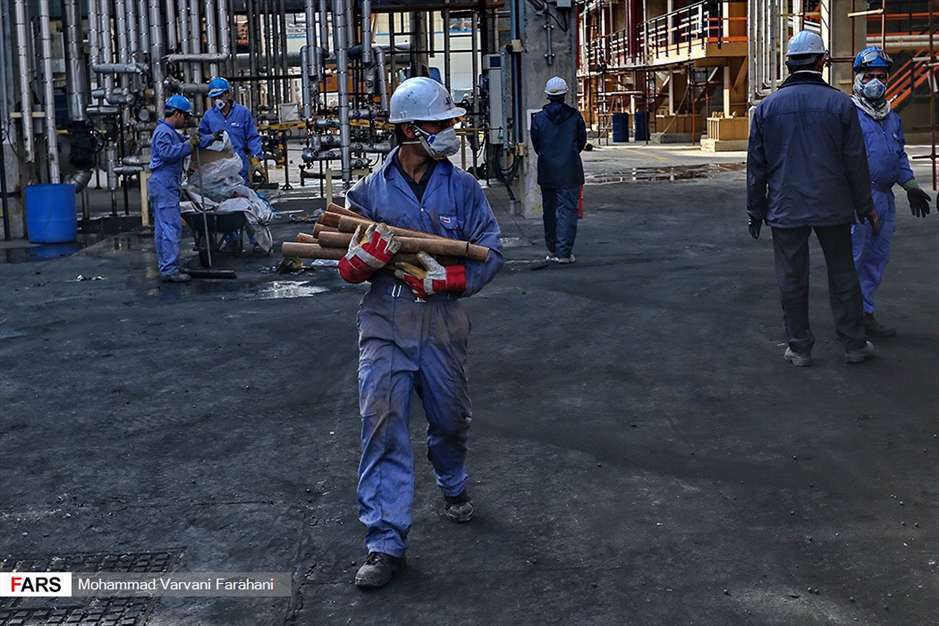 سخت‌کوشان عرصه تولید و صنعت