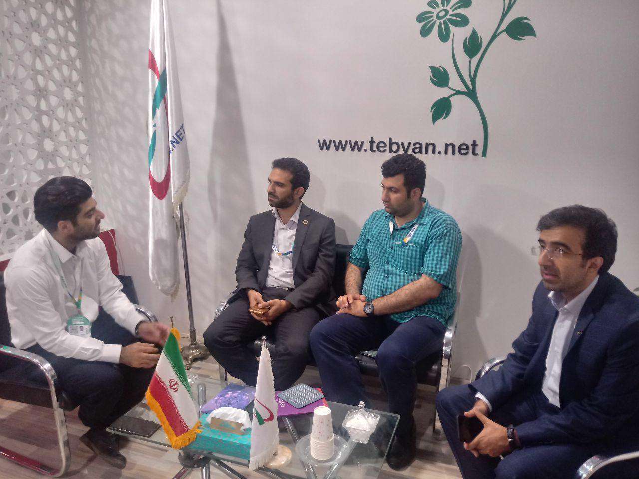 بازدید رییس مرکز نوآوری دانشگاه امام صادق (ع) از غرفه تبیان در نمایشگاه اینوتکس بازدید رییس مرکز نوآوری دانشگاه امام صادق (ع) از غرفه تبیان در نمایشگاه اینوتکس