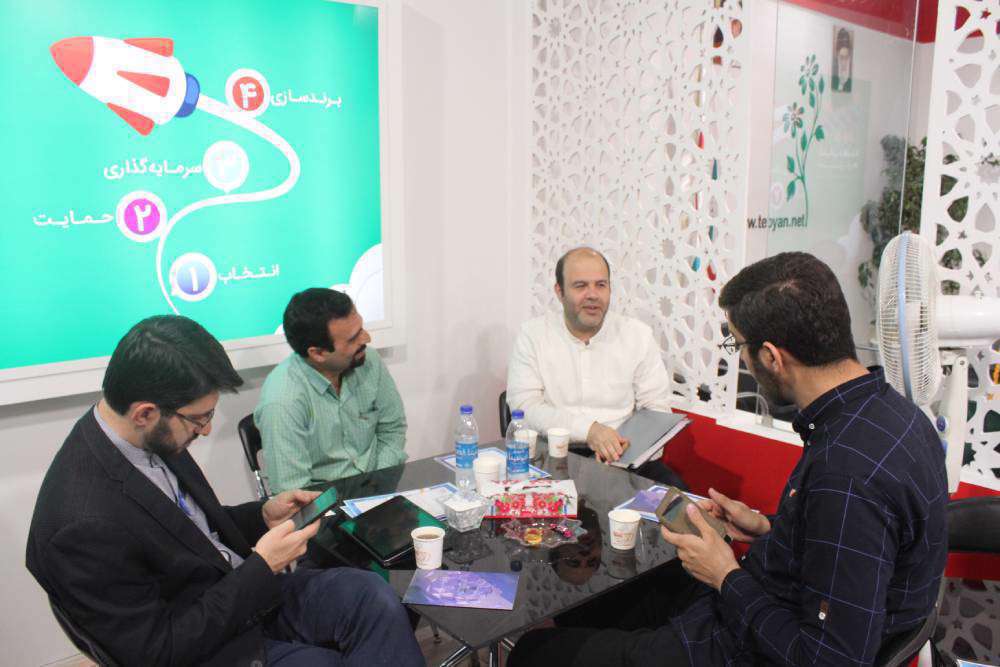 بازدید مدیران محتوایی سایت تبیان از نمایشگاه اینوتکس بازدید مدیران محتوایی سایت تبیان از نمایشگاه اینوتکس