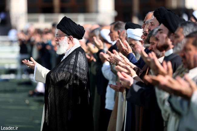 مقام معظم رهبری در نماز عید فطر