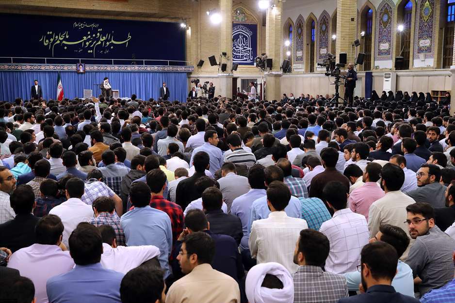 دیدار جمعی از دانشجویان