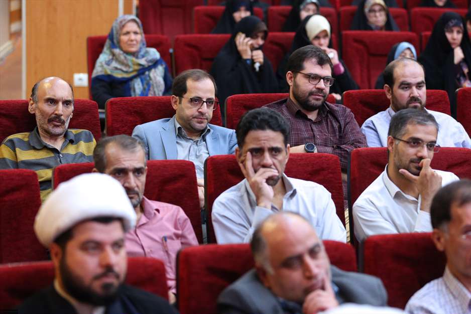 رونمایی کتاب «روایت رهبری» 