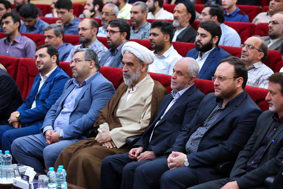 رونمایی کتاب «روایت رهبری» 