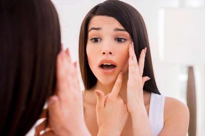 تزریق بوتاکس صورت برای رفع چروک دور لب، چشم و پیشانی