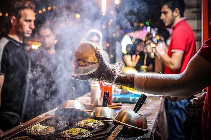 از شبهای روشن سنپترزبورگ تا شبهای تاریک تهران