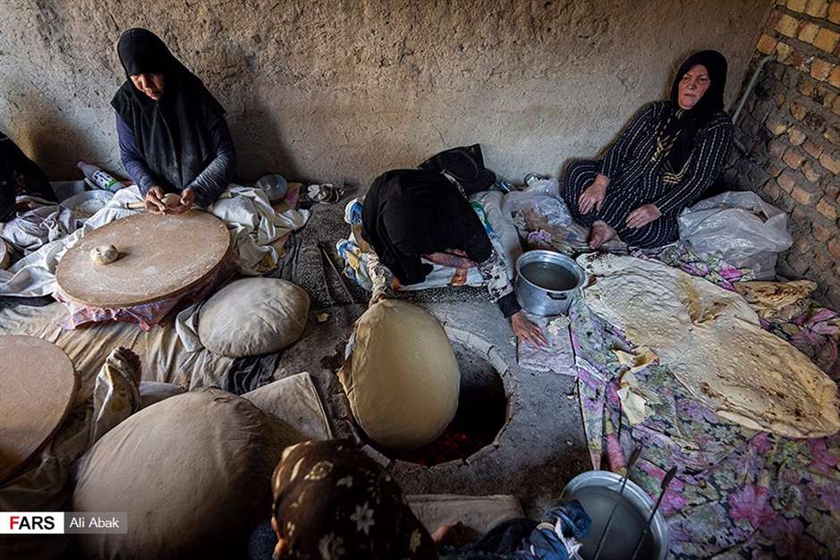 نذر« نان محلی » در لاسْجِرد