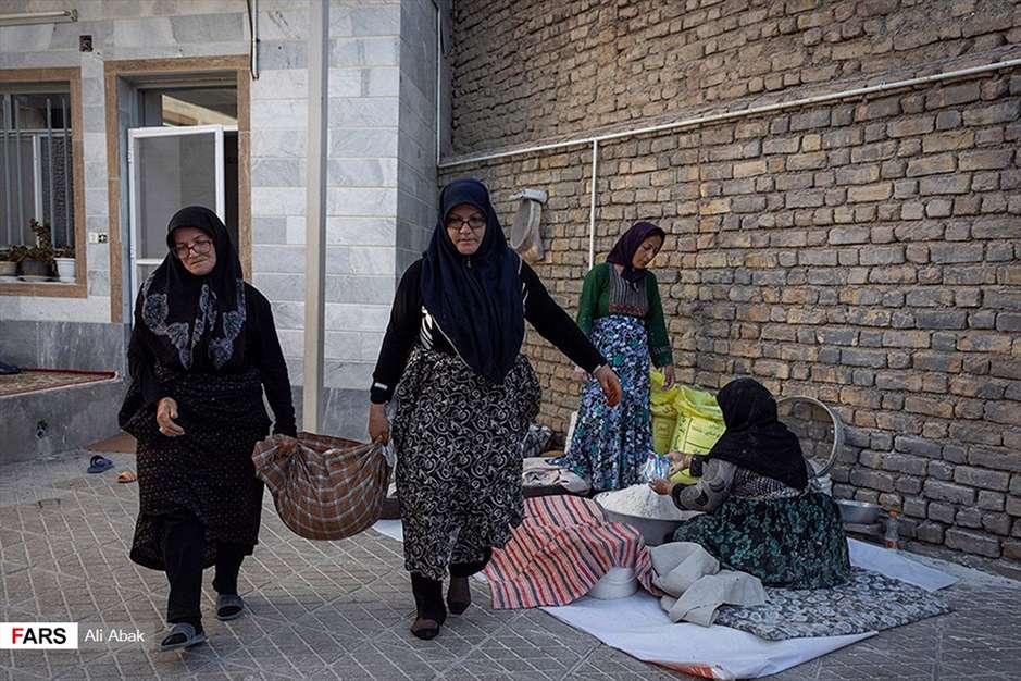 نذر« نان محلی » در لاسْجِرد