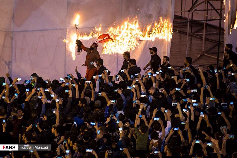 خیمه سوزان عظیم غروب عاشورا در میدان امام حسین (ع)