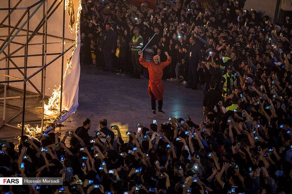 خیمه سوزان عظیم غروب عاشورا در میدان امام حسین (ع)