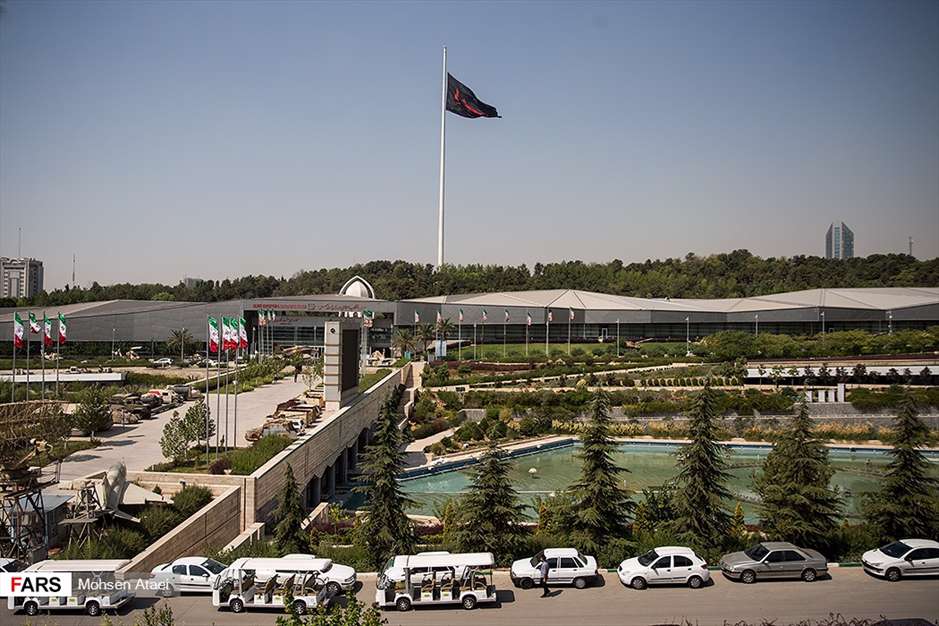 اهتزاز بزر‌گترین پرچم یا حسین (ع)