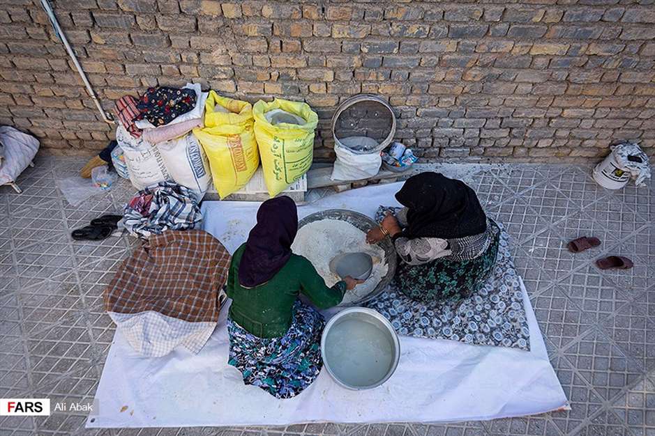 نذر« نان محلی » در لاسْجِرد