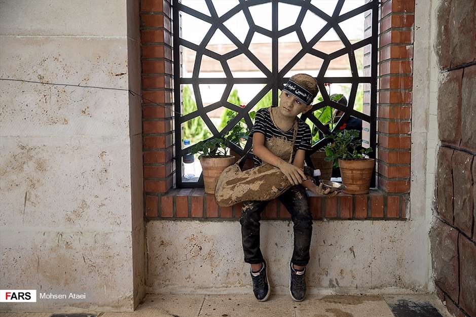 اهتزاز بزر‌گترین پرچم یا حسین (ع)