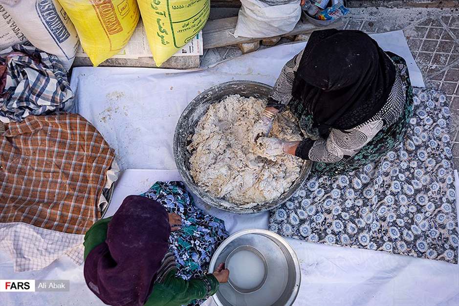 نذر« نان محلی » در لاسْجِرد