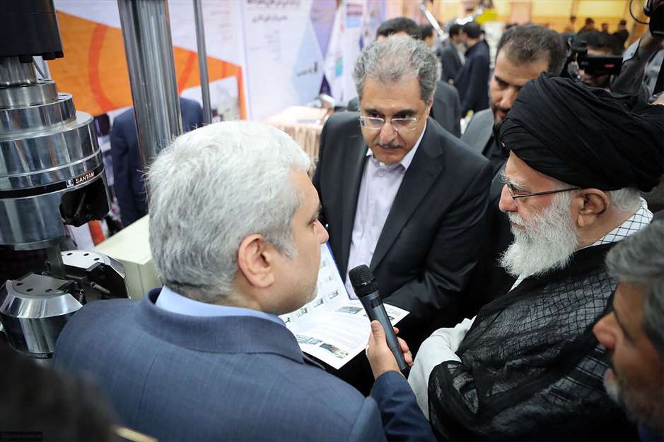 بازدید از نمایشگاه شرکتهای دانش‌بنیان وفناوریهای برتر