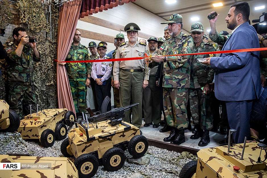 رونمایی از «دستاورد های نیروی زمینی» آجا