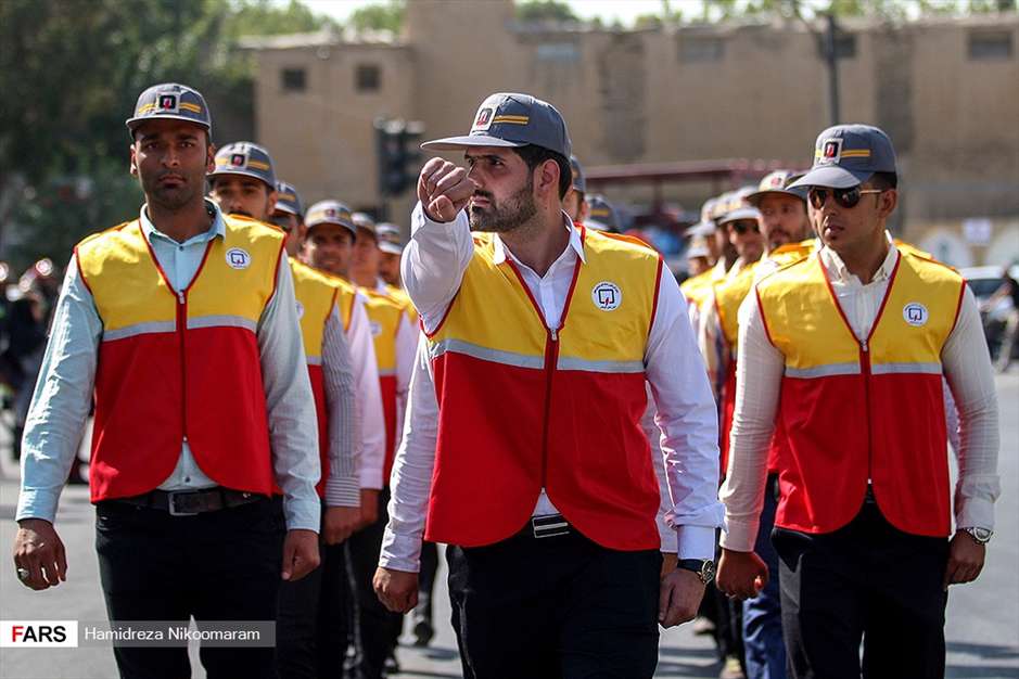 رژه آتش‌نشانان در اصفهان