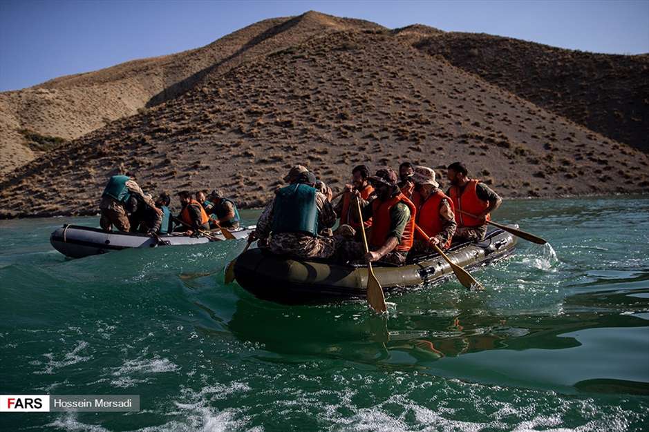 دوره آموزشی «رزم آب برد» گردانهای فاتحین غرب تهران