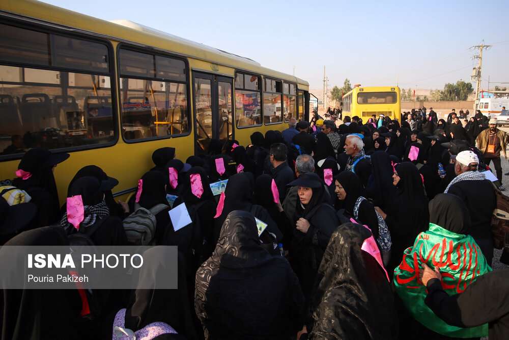 تجری: بیش از ۱۰۰ هزار نفر از مرز خسروی عازم راهپیمایی اربعین شدند تجری: بیش از ۱۰۰ هزار نفر از مرز خسروی عازم راهپیمایی اربعین شدند