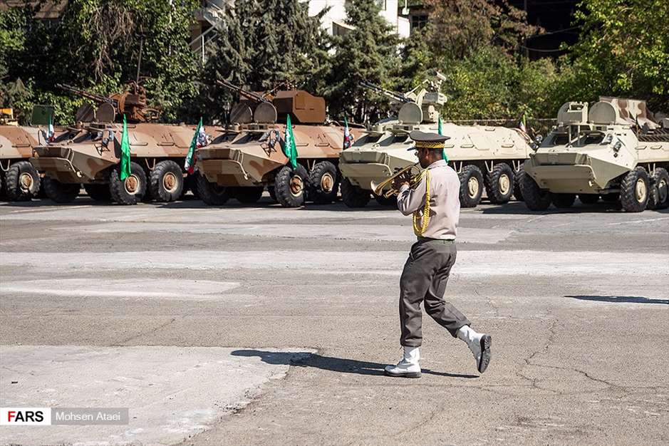 رونمایی از «دستاورد های نیروی زمینی» آجا