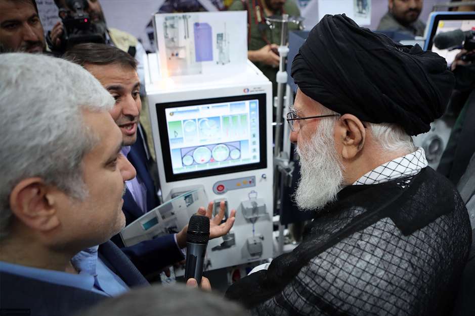 بازدید از نمایشگاه شرکتهای دانش‌بنیان وفناوریهای برتر