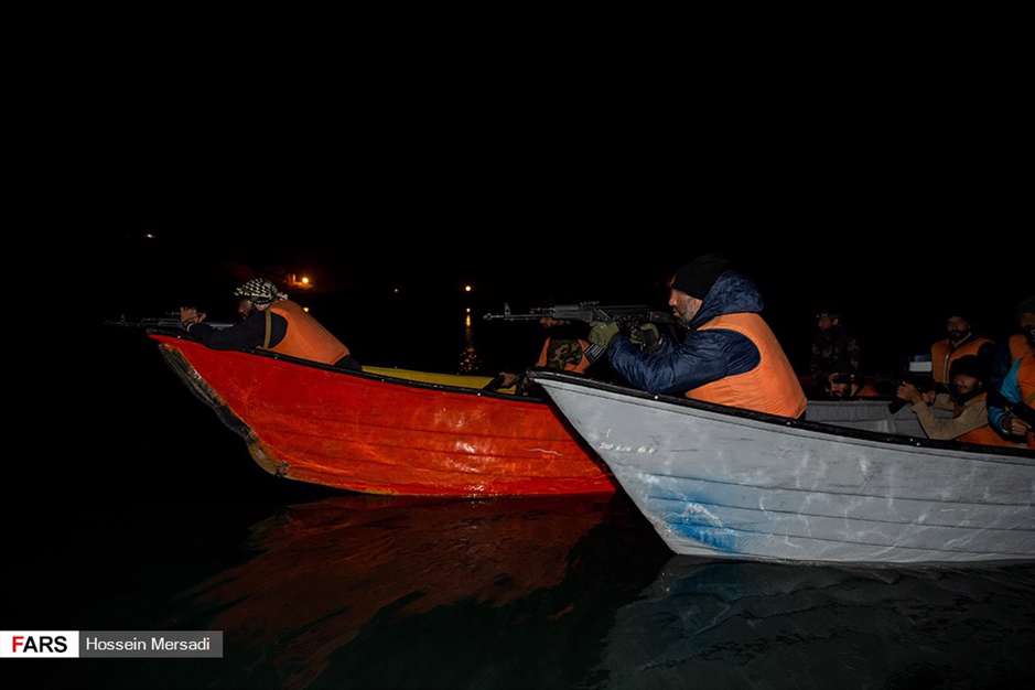 دوره آموزشی «رزم آب برد» گردانهای فاتحین غرب تهران