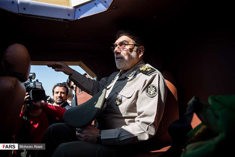 رونمایی از «دستاورد های نیروی زمینی» آجا