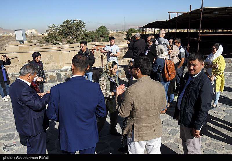  بازدید مهمانان اجلاس جهانی راه ابریشم از اماکن تاریخی و گردشگری همدان 