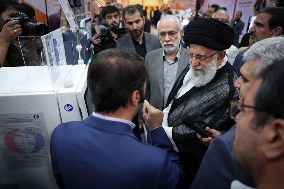 بازدید از نمایشگاه شرکتهای دانش‌بنیان وفناوریهای برتر