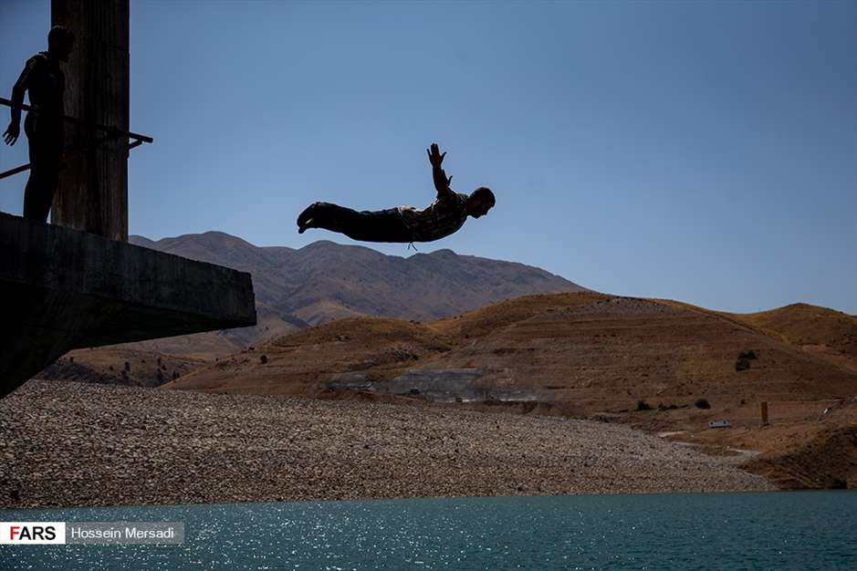 دوره آموزشی «رزم آب برد» گردانهای فاتحین غرب تهران
