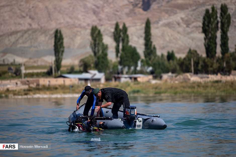 دوره آموزشی «رزم آب برد» گردانهای فاتحین غرب تهران