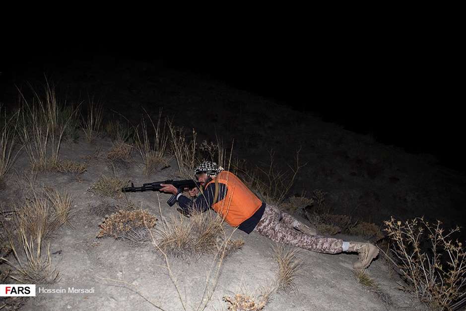 دوره آموزشی «رزم آب برد» گردانهای فاتحین غرب تهران