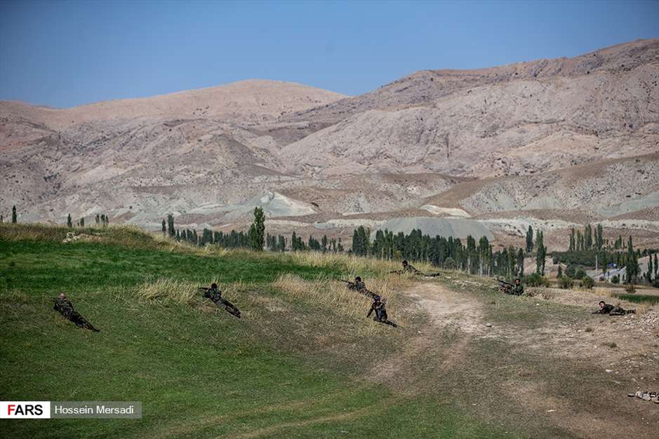 دوره آموزشی «رزم آب برد» گردانهای فاتحین غرب تهران