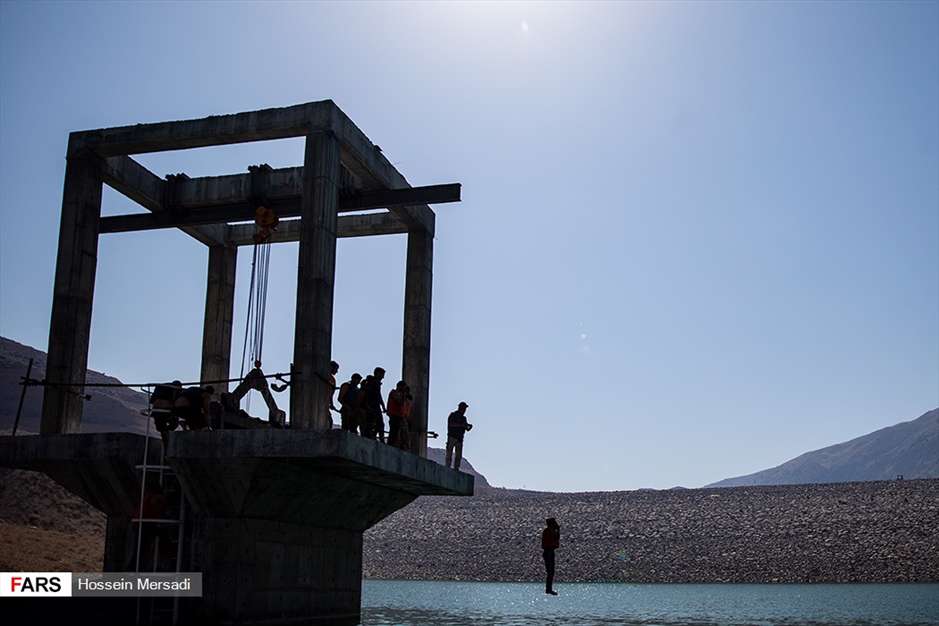 دوره آموزشی «رزم آب برد» گردانهای فاتحین غرب تهران