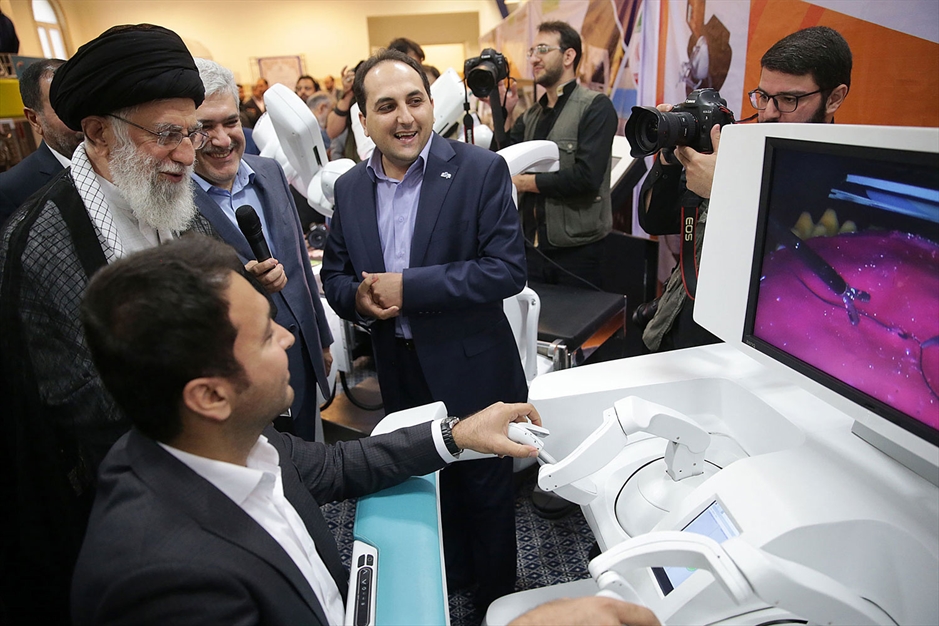 بازدید از نمایشگاه شرکتهای دانش‌بنیان وفناوریهای برتر